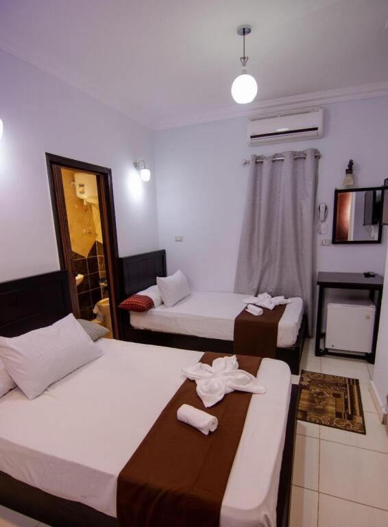 Гиза: Horus Guest House Pyramids View