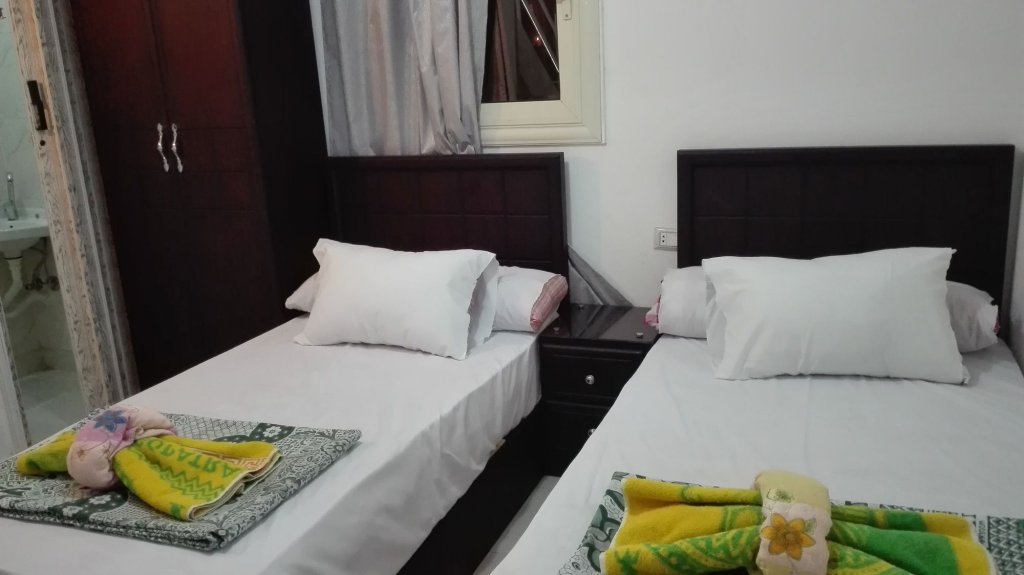 Гиза: Horus Guest House Pyramids View