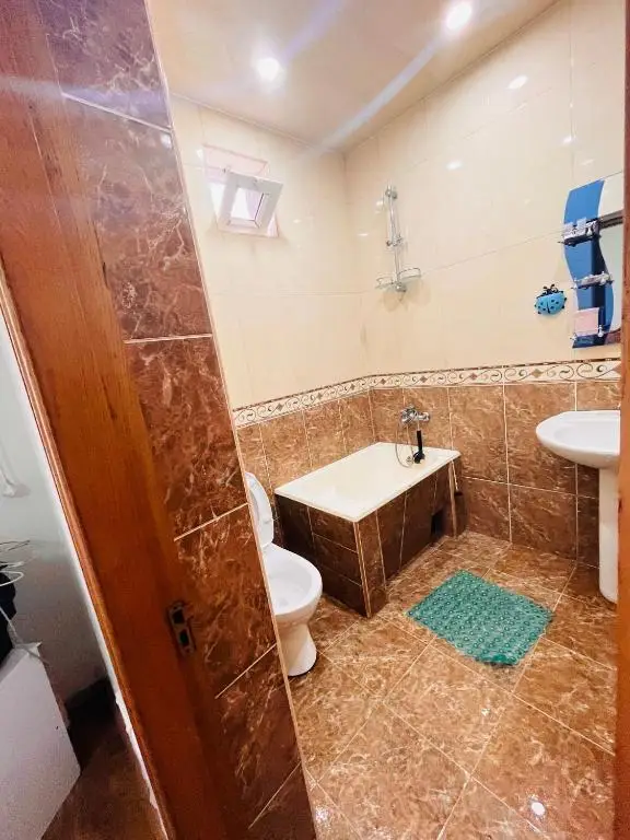 Батуми: Dato's GuestHouse