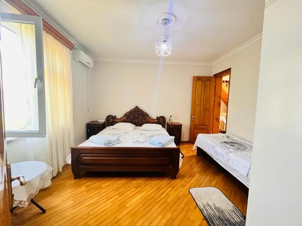Батуми: Dato's GuestHouse