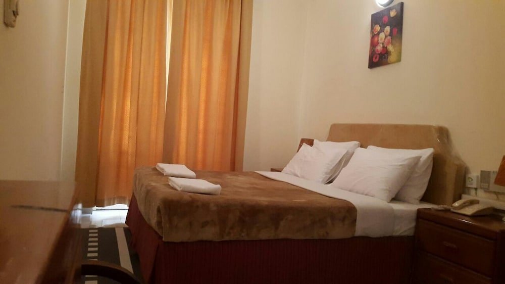 Дубай: Al Raein Hotel Apartments