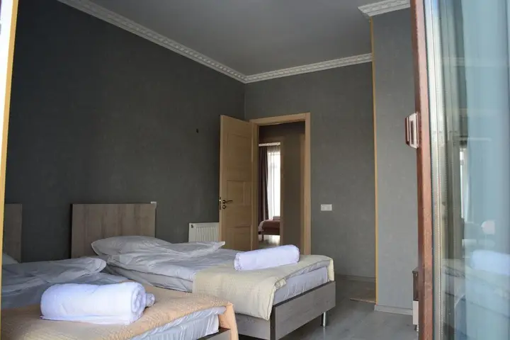 Степанцминда: Hotel Elegant