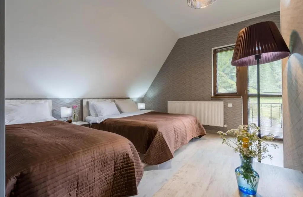 Степанцминда: Hotel Oishe