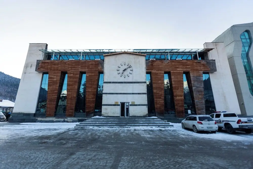Местиа: Mestia Hotel Level
