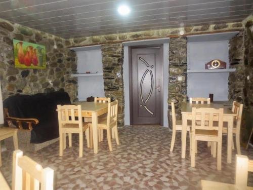 Местиа: Guest House "Dede"