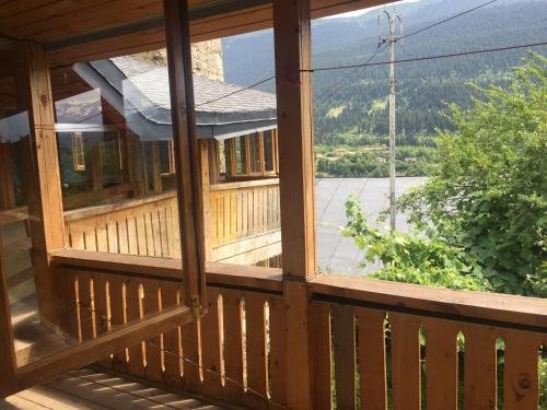 Местиа: Mestialux Guesthouse