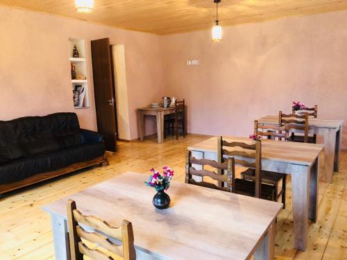 Местиа: Lalaidi Rooms