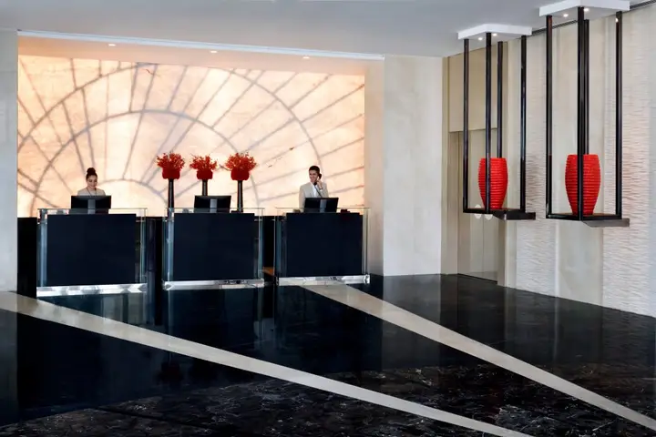 Дубай: Mövenpick Hotel Apartments Downtown Dubai