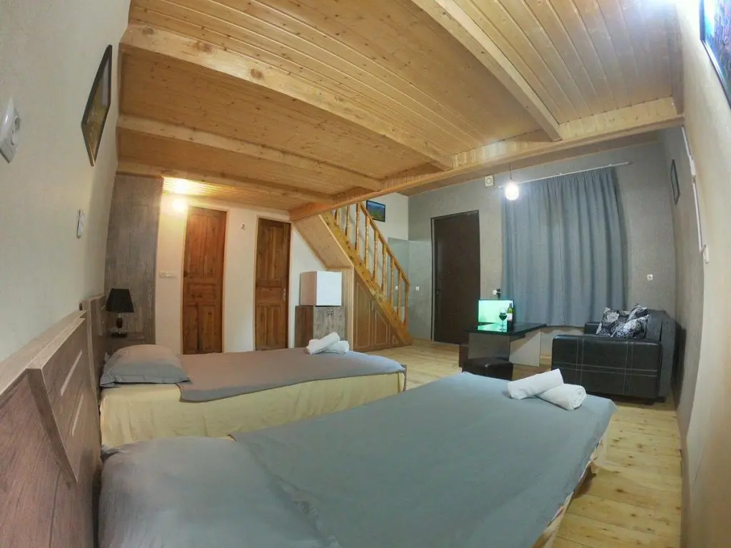 Тбилиси: Гостевой Дом Tour Inn Tbilisi