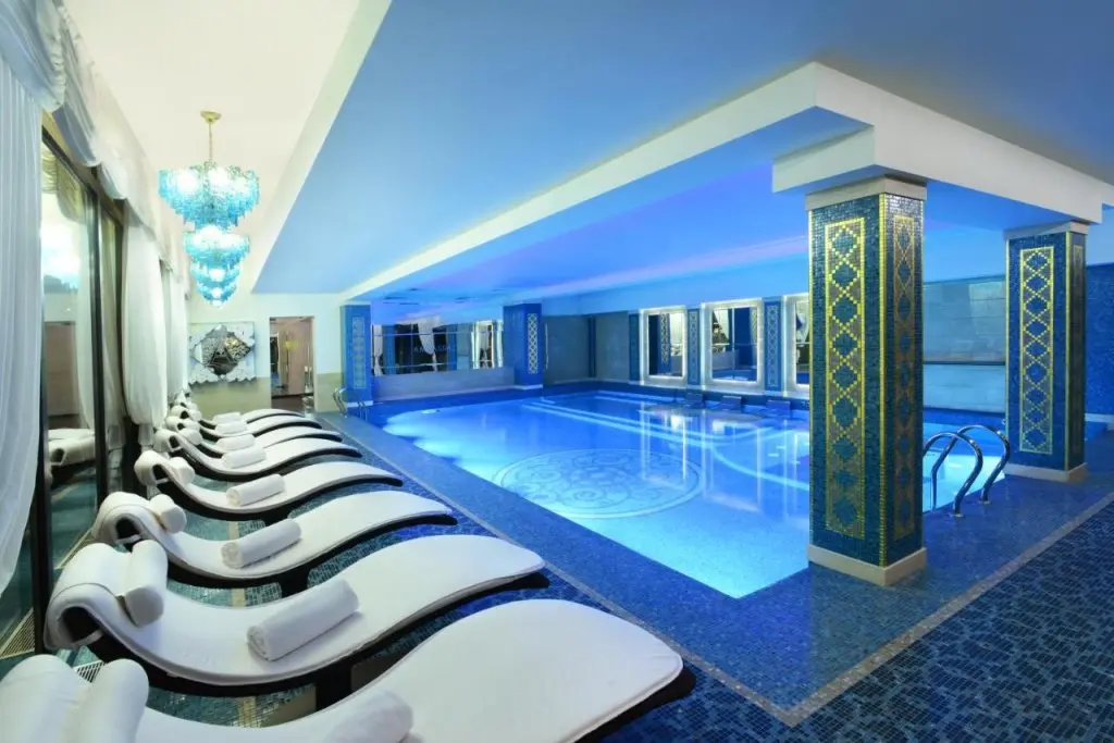 Тбилиси: Отель Ambassadori Hotel Tbilisi