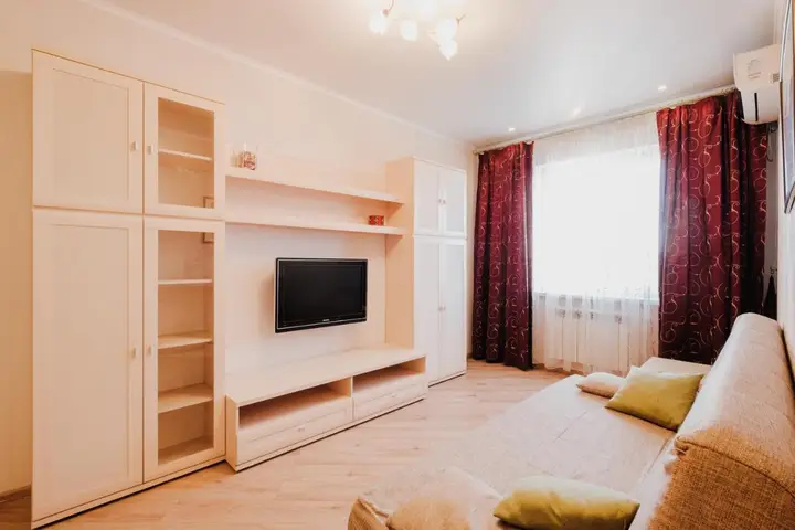 Казань: Apartment on Chistopolskaya 61-b