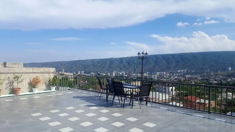 Тбилиси: Отель Upstairs Hotel Tbilisi