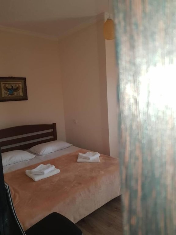 Тбилиси: Отель Upstairs Hotel Tbilisi