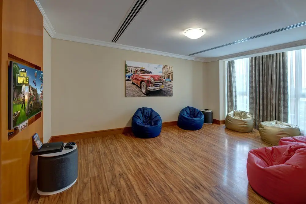 Дубай: J5 Villas Holiday Homes - Barsha Gardens