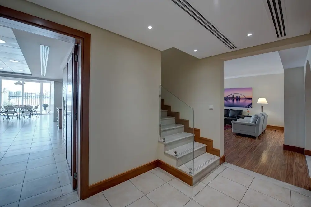 Дубай: J5 Villas Holiday Homes - Barsha Gardens