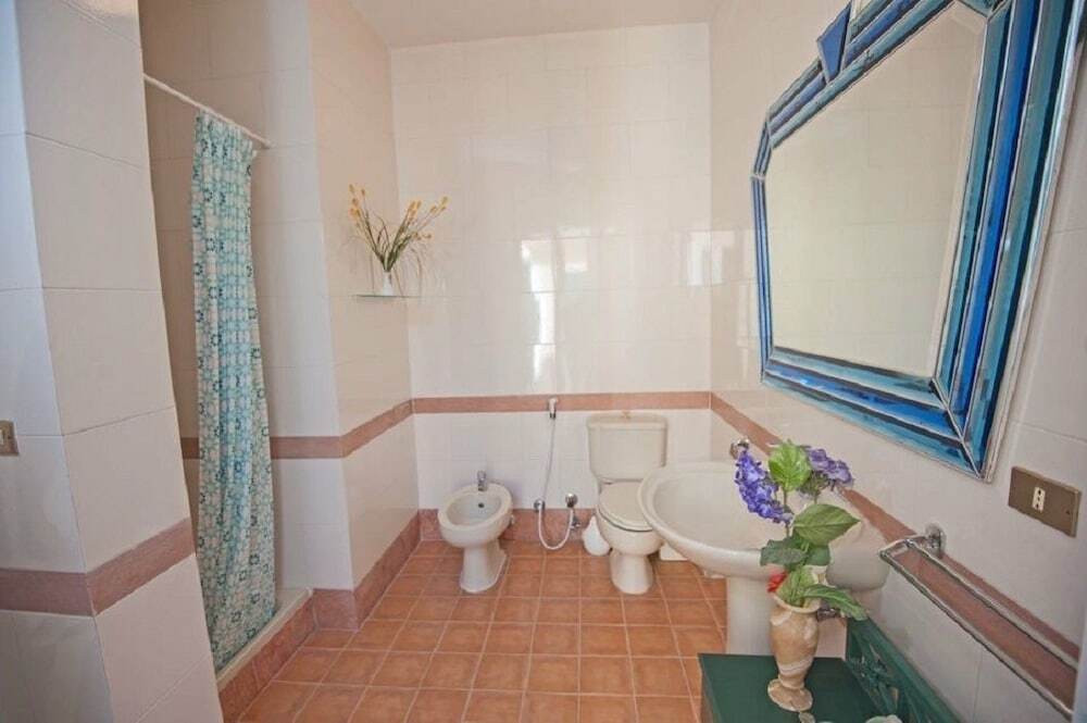 Эль-Гуна: Chic 4-Bedroom White Villa for Rent in El Gouna Egypt