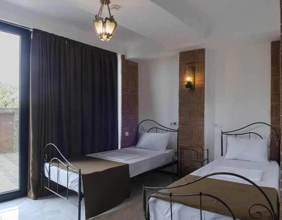 Тбилиси: Hotel History