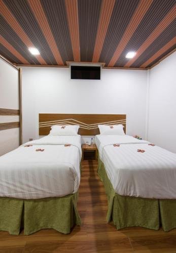 Тинаду (Атолл Гаафу-Дхаалу): Отель Sunset Stay Maldives