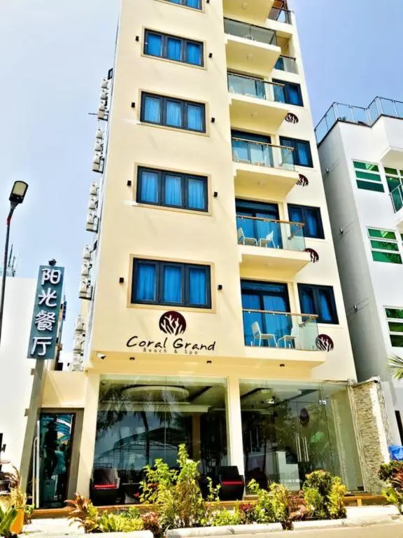 Хулхумале: Курорт Coral Grand Beach & Spa
