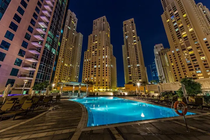 Дубай: 2 BR in Shemara by Deluxe Holiday Homes