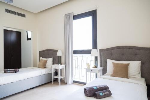 Дубай: HiGuests Vacation Homes - Villas Arcadia