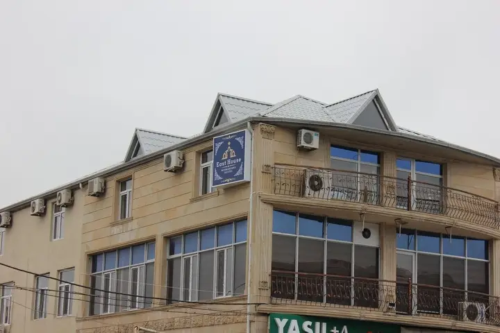 Баку: Отель East House