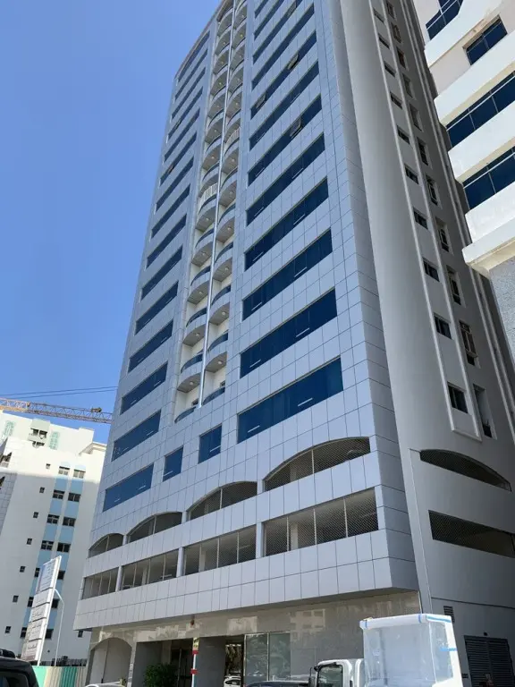 Шарджа: Luxury Furnished 3BR near LAKE Khalid
