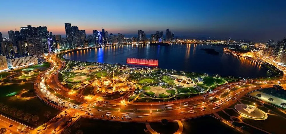 Шарджа: Luxury Furnished 3BR near LAKE Khalid