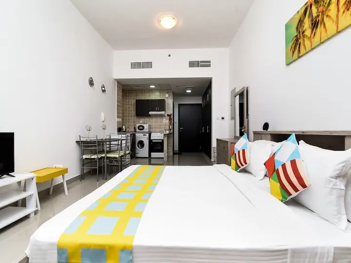 Дубай: OYO 144 Home Sheikh Zayed view Apartment