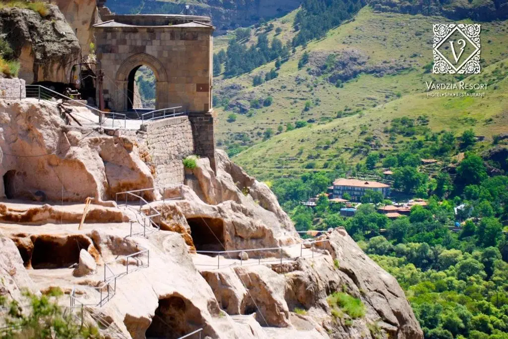 Вардзиа: Курорт Vardzia
