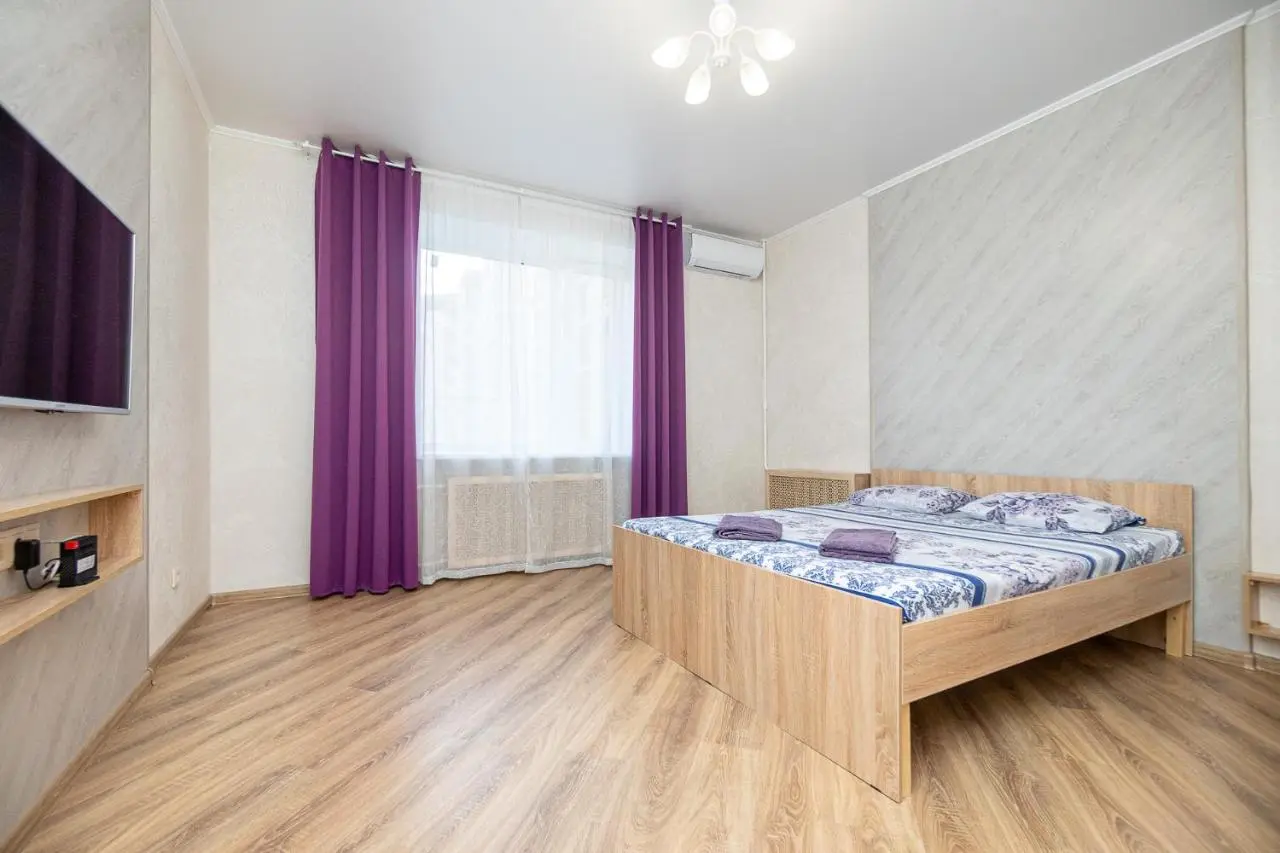 Казань: Apartment on Chistopolskaya 66