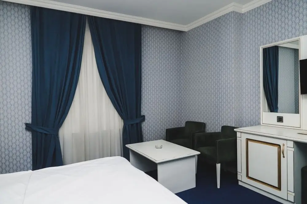 Баку: MenSen Hotel