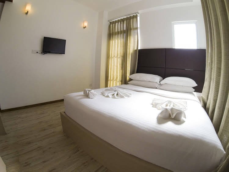Хулхумале: Отель Airport Comfort Inn Premium