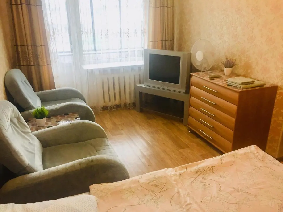 Альметьевск: улица Гагарина 9 (в центре)