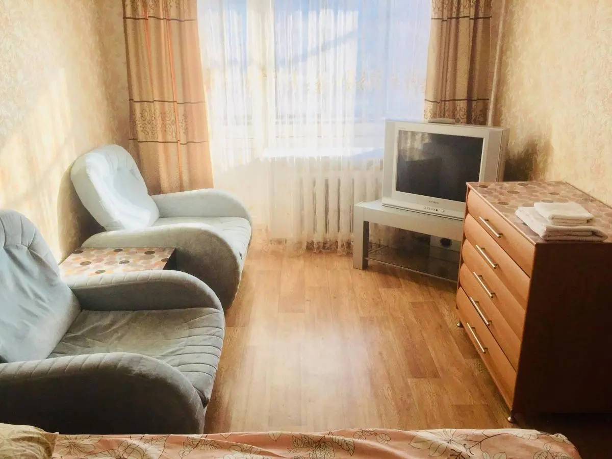 Альметьевск: улица Гагарина 9 (в центре)