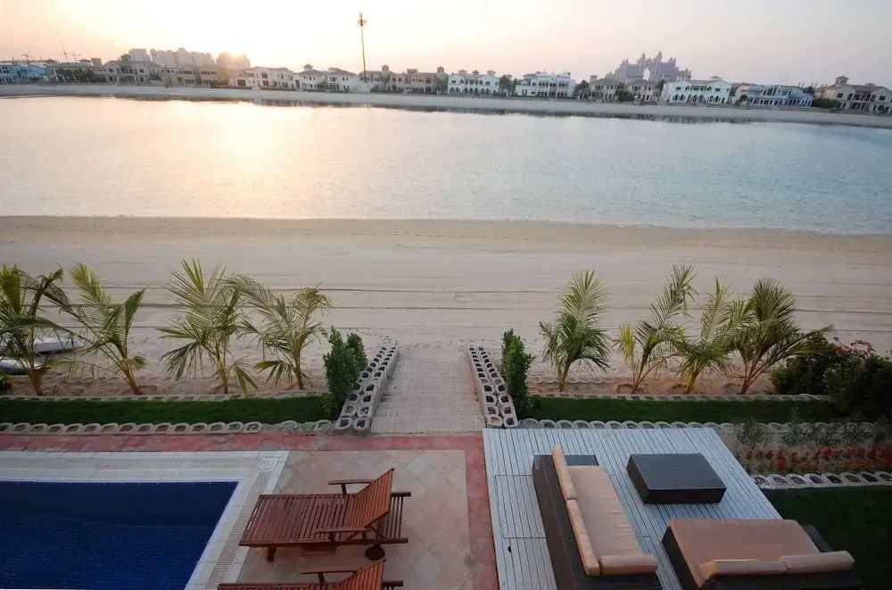Дубай: Kennedy Towers - Frond L Garden Home