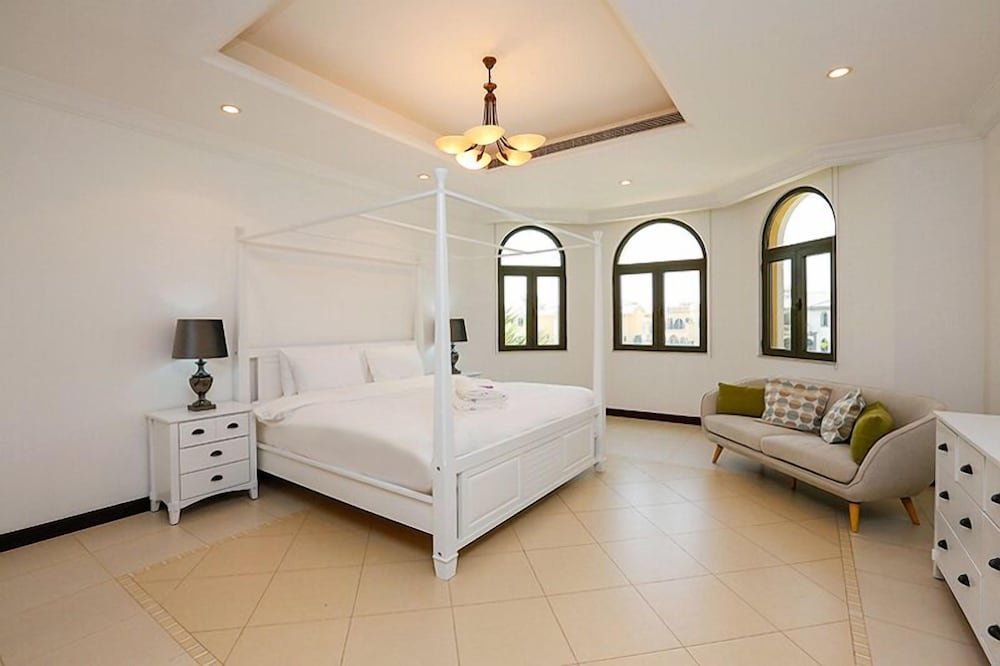 Дубай: Kennedy Towers - Frond P Villa
