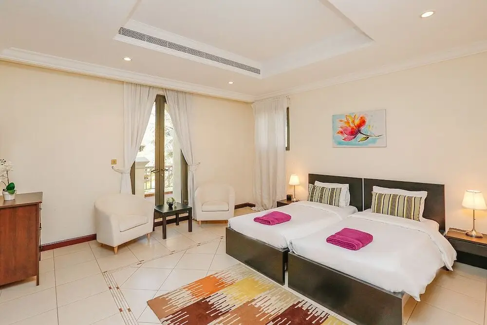 Дубай: Kennedy Towers - Frond F Villa