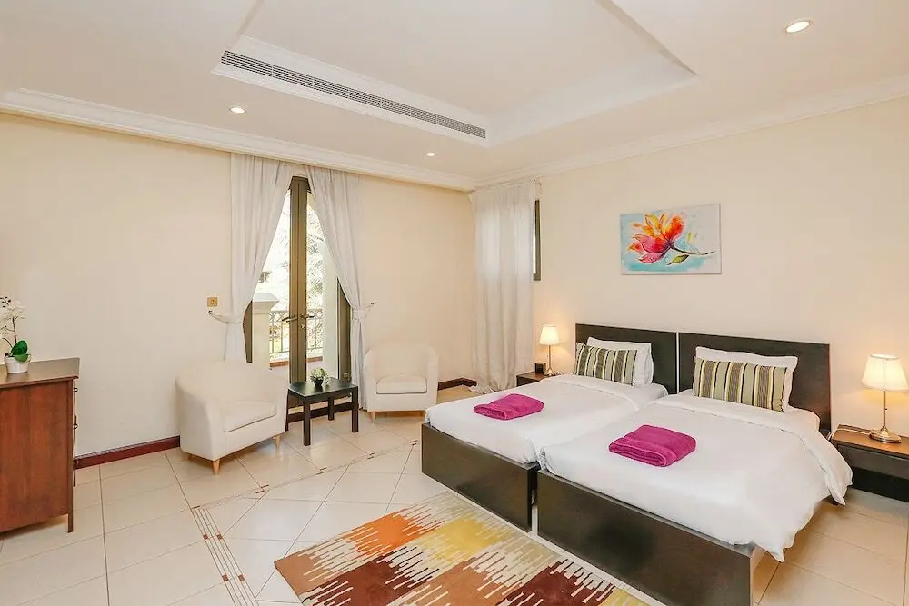 Дубай: Kennedy Towers - Frond F Villa