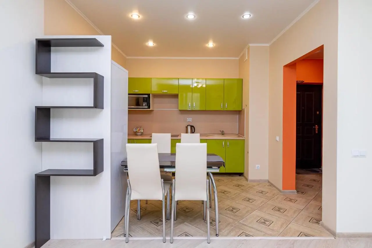 Казань: Apartment on Khakima 50