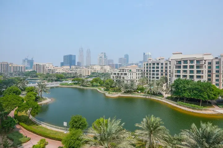 Дубай: Kennedy Towers - Links Canal