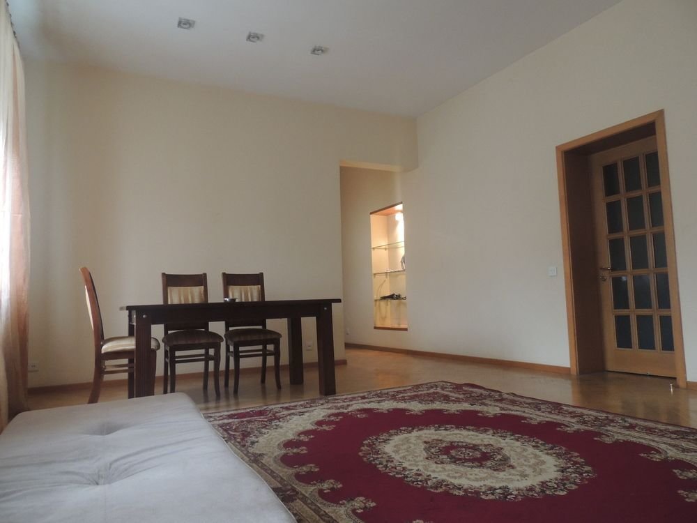 Баку: Apartment on Heydar Aliyev Ave