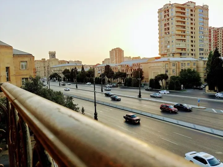 Баку: Apartment on Heydar Aliyev Ave