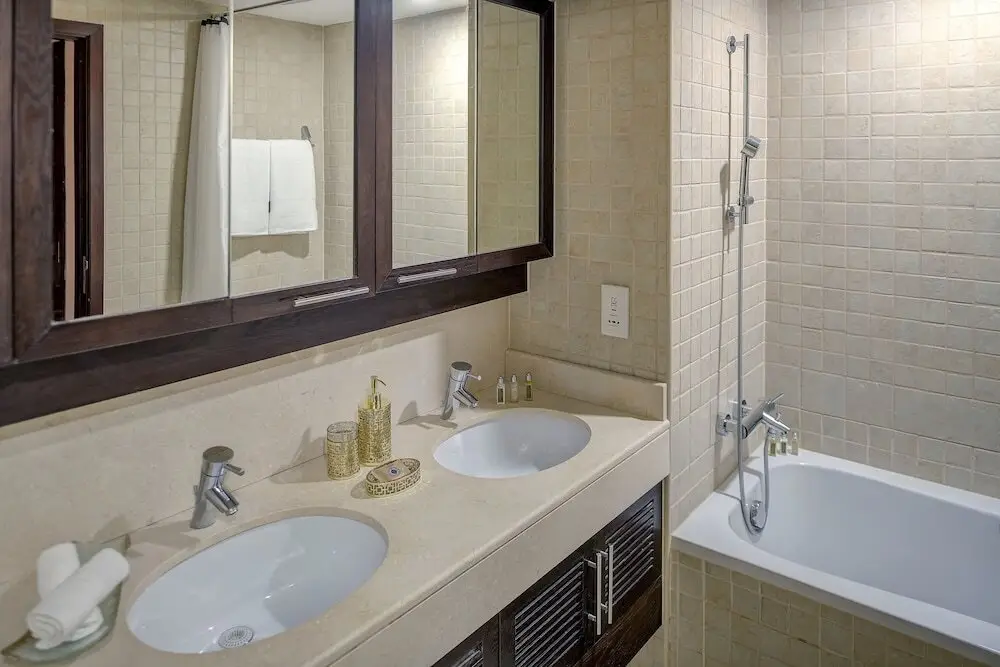 Дубай: Luxury Staycation - The Residences Tower