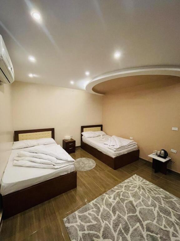Гиза: Makadi Pyramids View