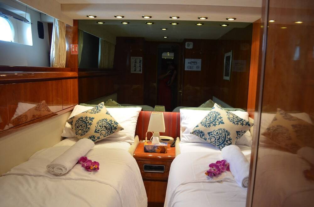 Северный атолл Мале: Yacht Fascination Maldives