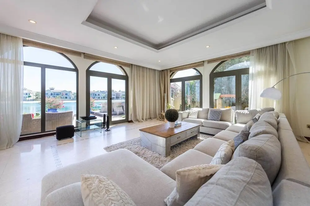 Дубай: 5 Bedroom Garden Villa at Frond E by Deluxe Holiday Homes