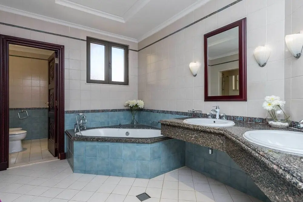 Дубай: 5 Bedroom Garden Villa at Frond E by Deluxe Holiday Homes