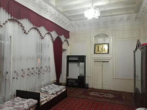 Бухара: Nodir House