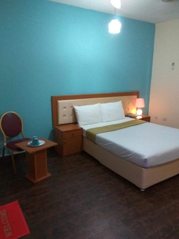 Дубай: New Avon Hotel